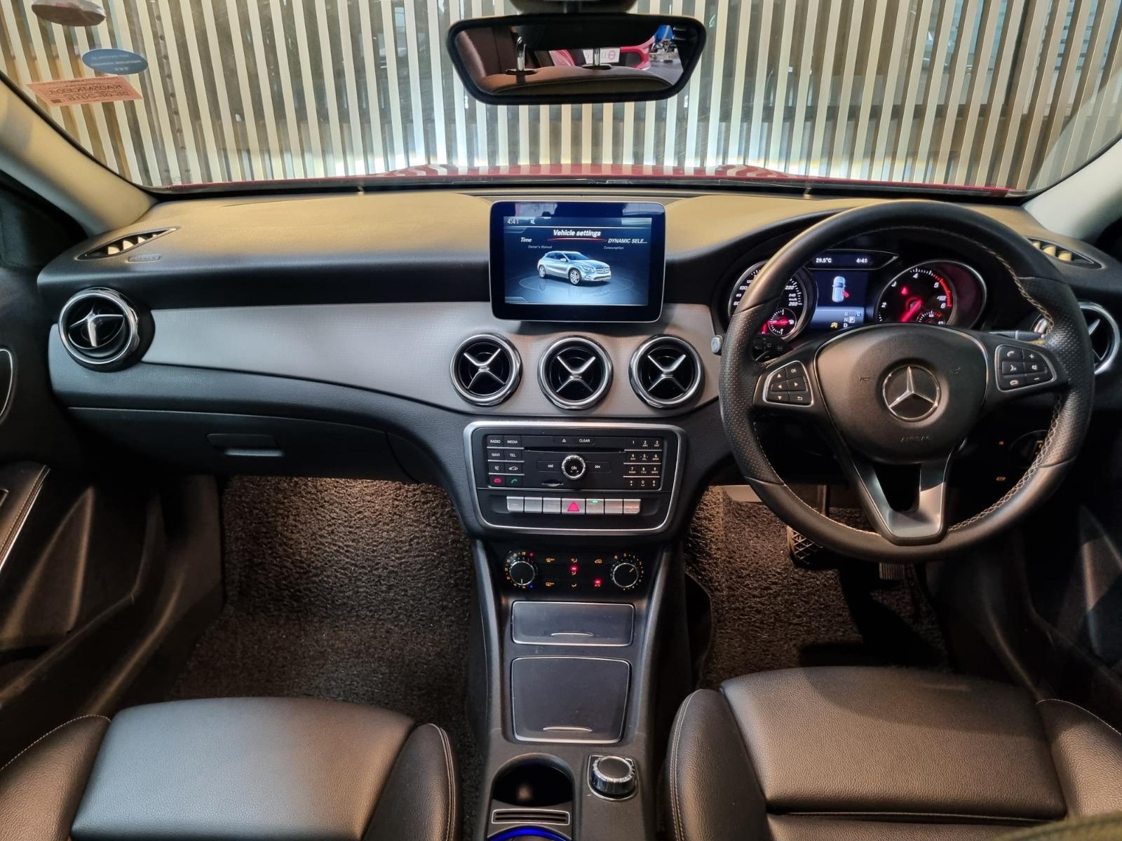 MERCEDES GLA 220D 4 MATIC