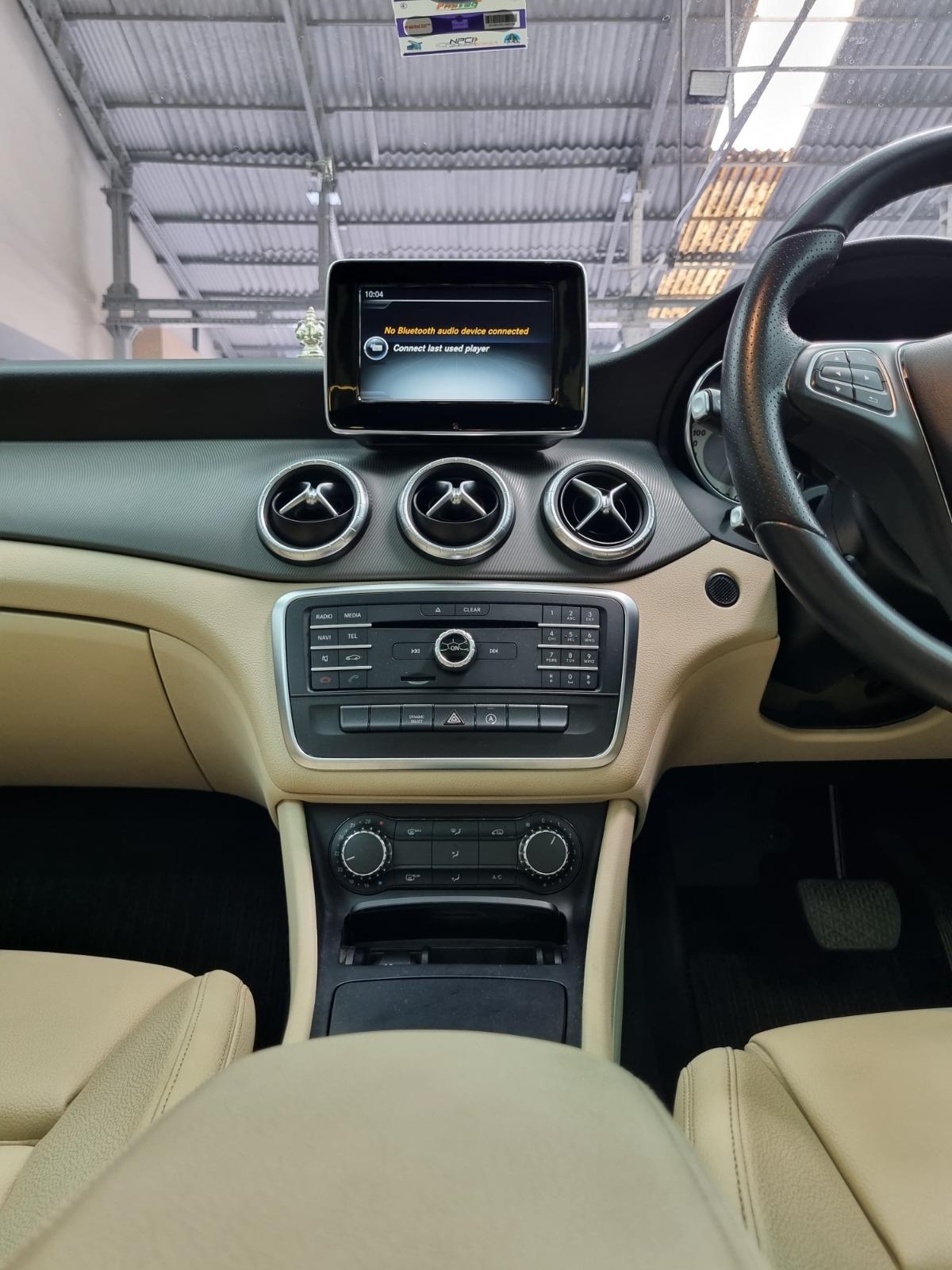 MERCEDES BENZ CLA200D SPORT