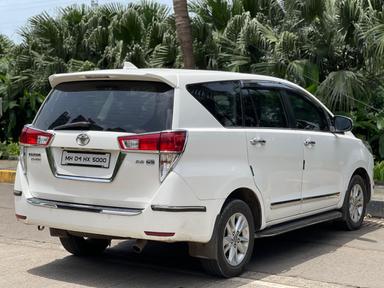 TOYOTA INNOVA CRYSTA Z