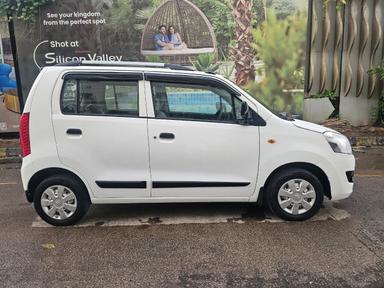 Maruti WagonR LXI Green 
2017