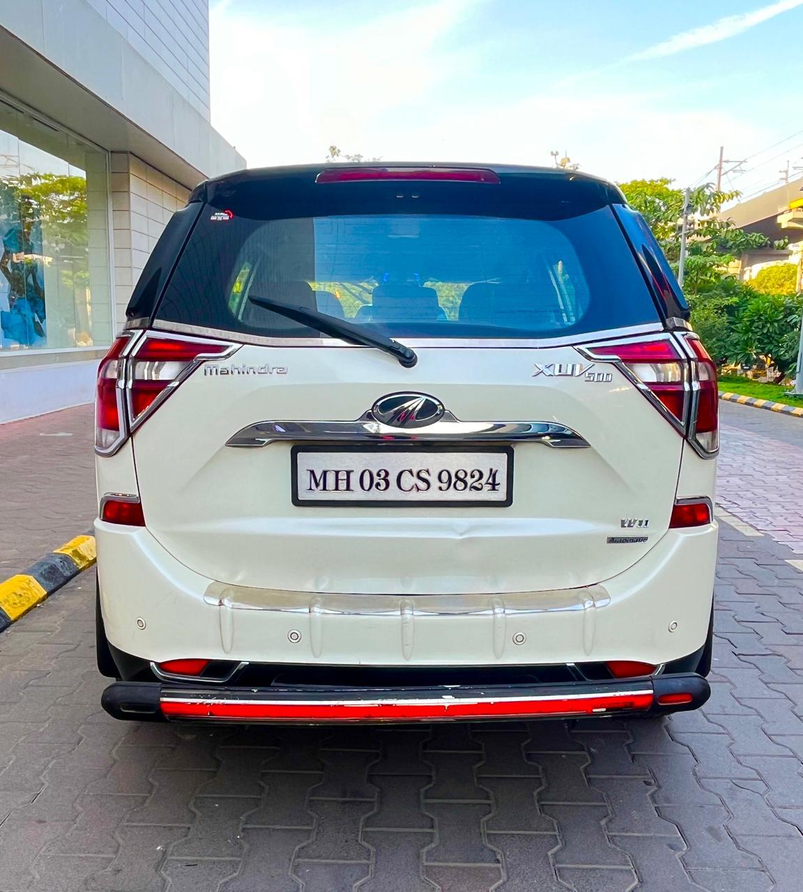 MAHINDRA XUV500 FWD W11 AT