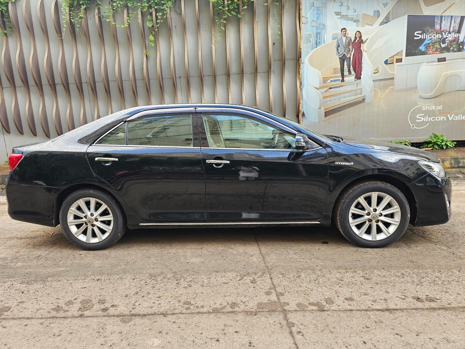 Toyota Camry AT Hybrid 
2014