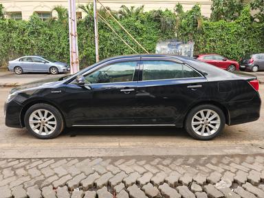 Toyota Camry AT Hybrid 
2014