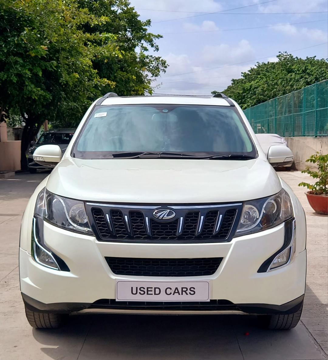 XUV 500 W10