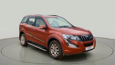 2018 Mahindra XUV500