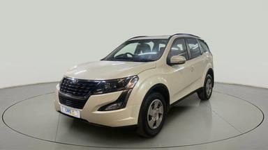 2020 Mahindra XUV500