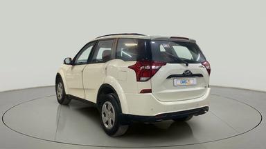 2020 Mahindra XUV500