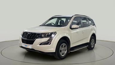 2020 Mahindra XUV500