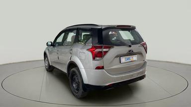 2020 Mahindra XUV500