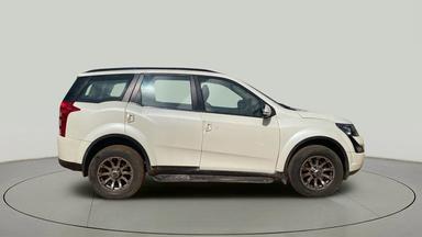 2018 Mahindra XUV500