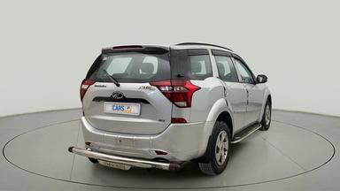 2019 Mahindra XUV500