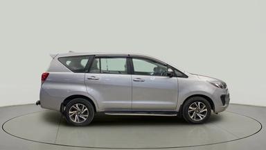 2022 Toyota Innova Crysta