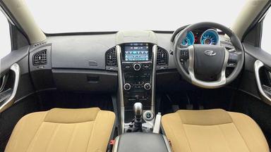 2020 Mahindra XUV500