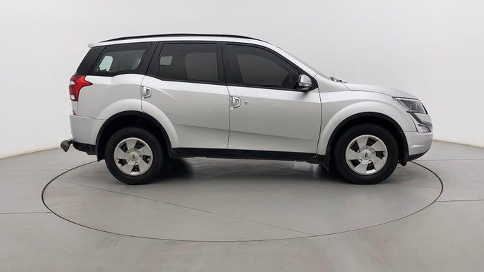 2020 Mahindra XUV500