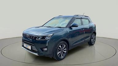 2022 Mahindra XUV300