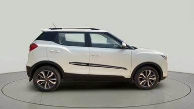 2021 MAHINDRA XUV300