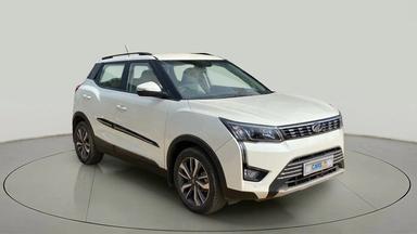 2021 MAHINDRA XUV300