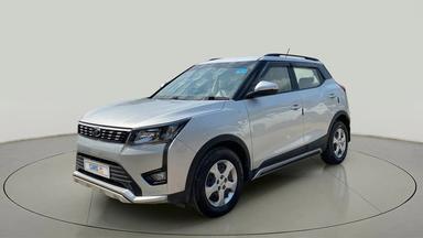 2020 MAHINDRA XUV300