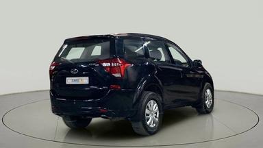 2019 Mahindra XUV500