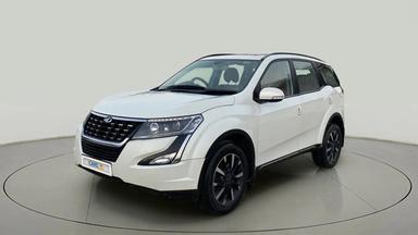 2018 Mahindra XUV500