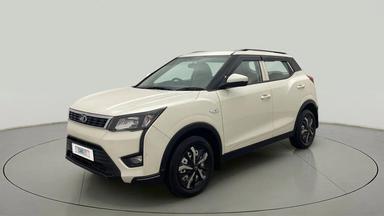 2022 Mahindra XUV300