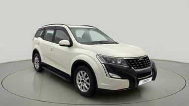 2020 Mahindra XUV500