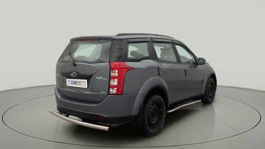 2017 MAHINDRA XUV500