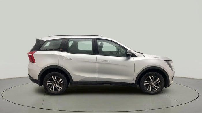 2022 Mahindra XUV700