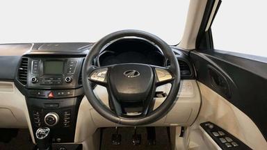 2021 Mahindra XUV300