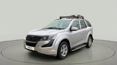 2020 Mahindra XUV500