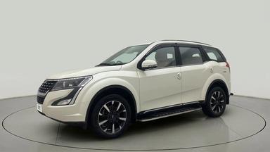 2020 Mahindra XUV500